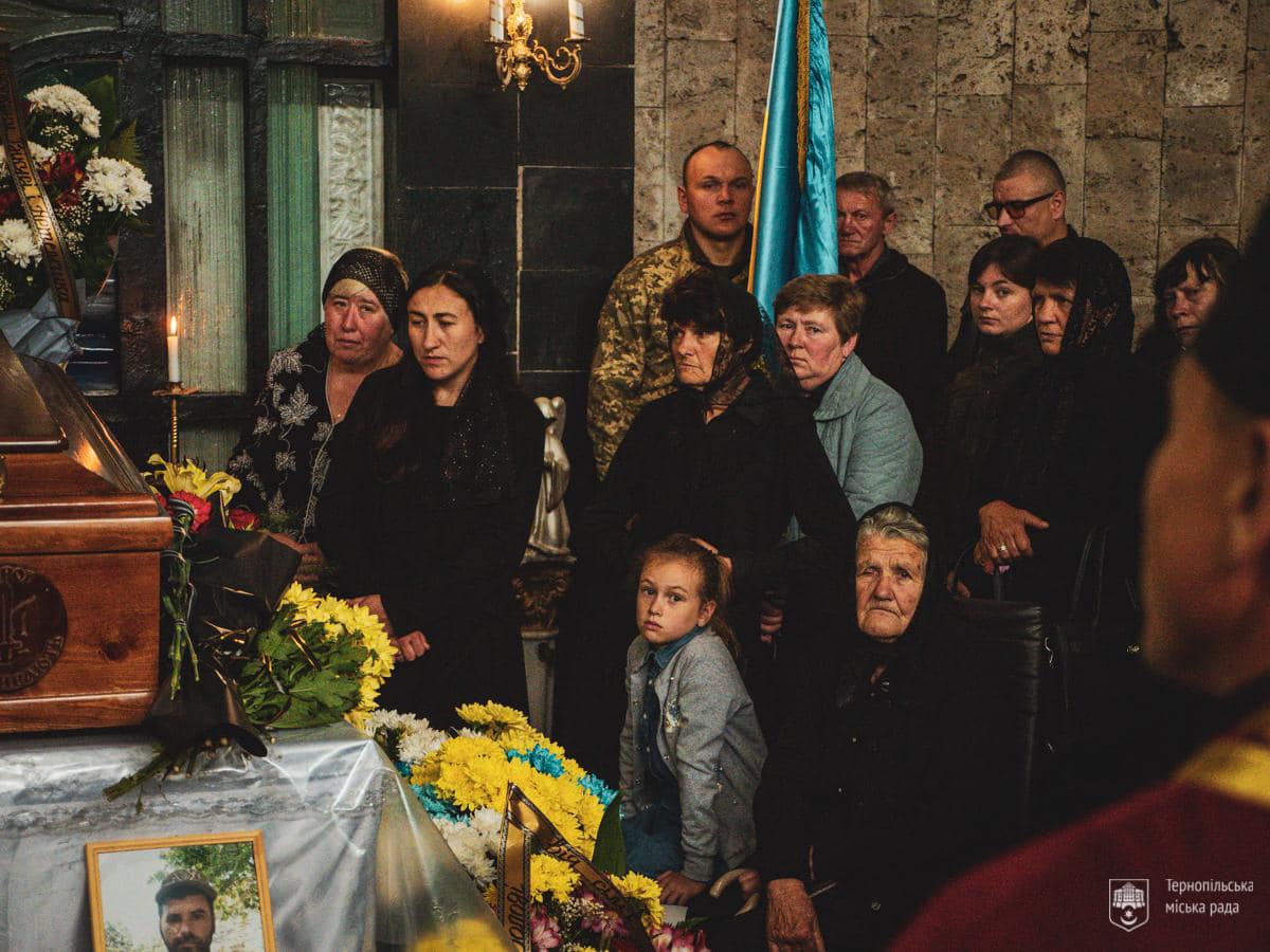 Новини Тернополя - фото з Тернопіль попрощався із захисником та Героєм Володимиром Заблоцьким
