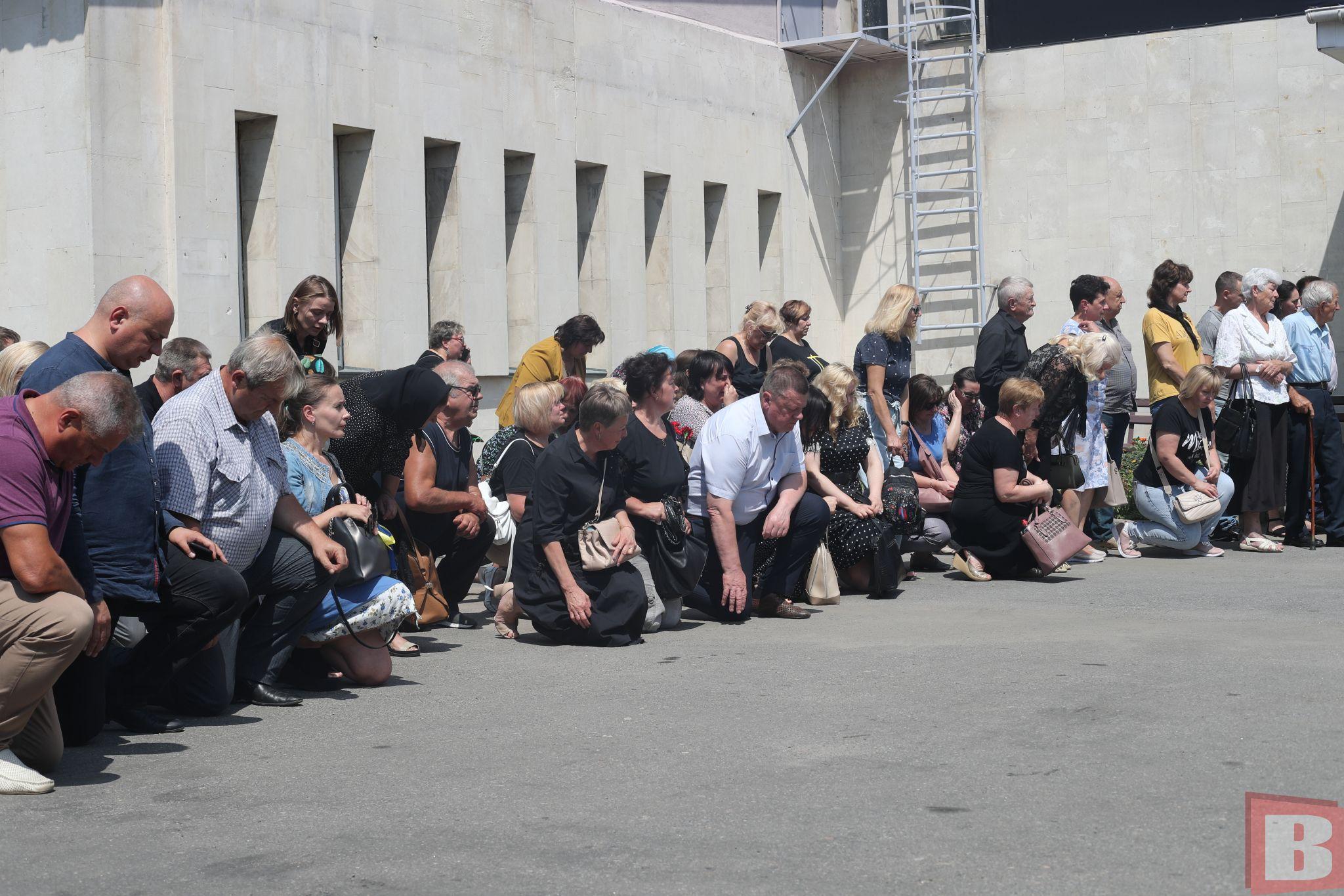 Новини Хмельницького - фото з Прощання із військовими у Хмельницькому: один нещодавно одружився, інший - мав двох дітей