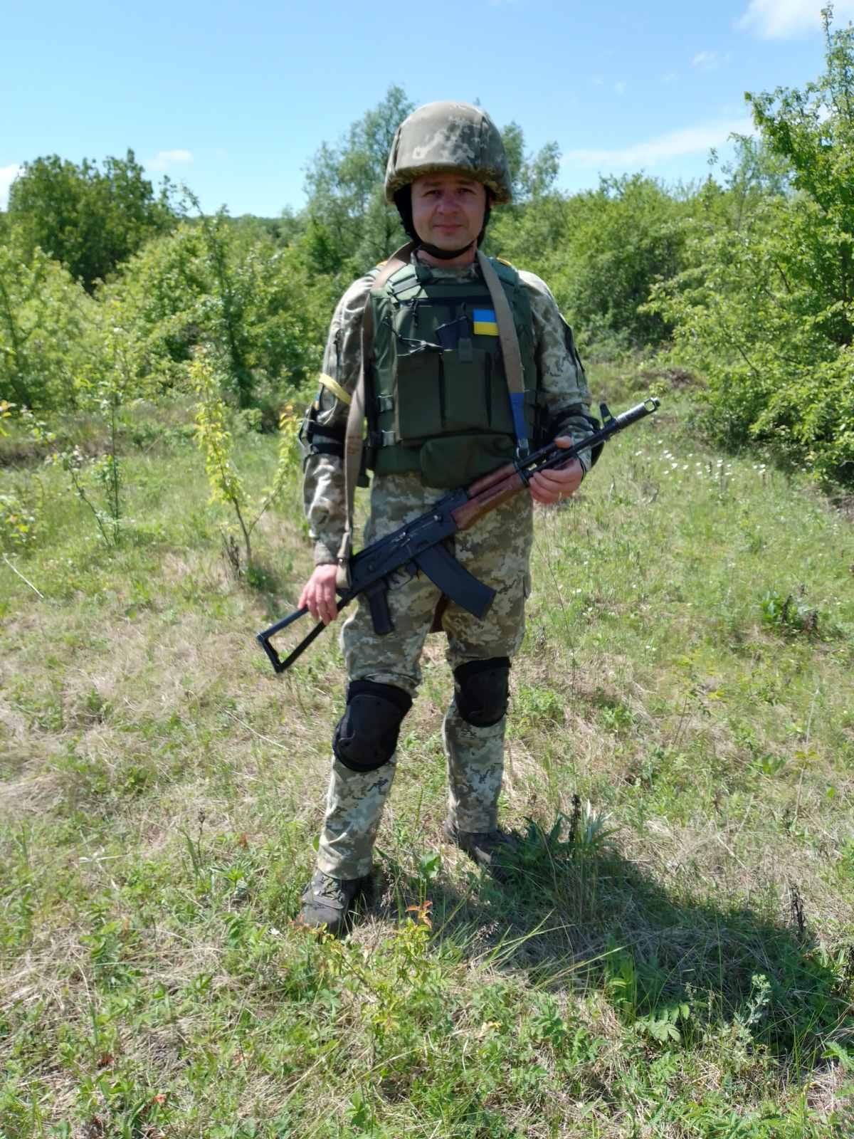 Новини Тернополя - фото з Його назвали небесним Ангелом! На Зборівщині попрощалися з захисником Олегом Білоусом