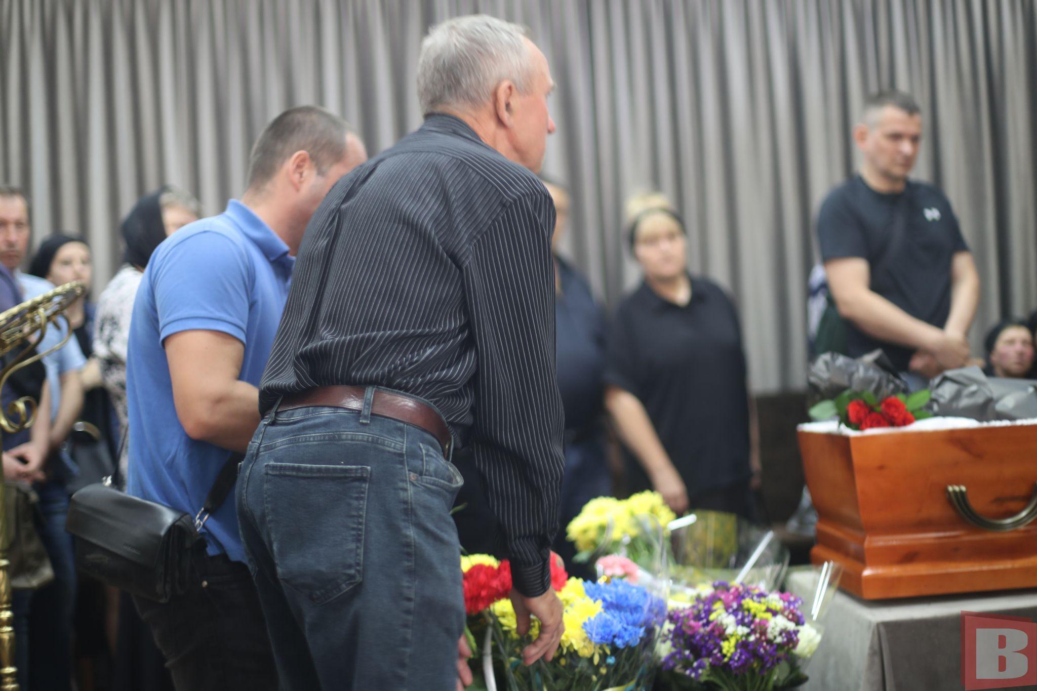 Новини Хмельницького - фото з Прощання із військовими у Хмельницькому: один нещодавно одружився, інший - мав двох дітей