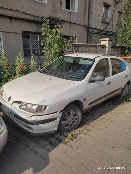Новини Тернополя - фото з Покинутий автомобіль на вулиці Франка заберуть на арештмайданчик