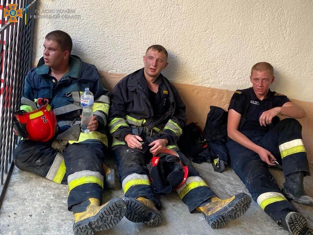 Новини Вінниці - фото з «З-під плити виглядала жіноча рука».  Вони винесли з «Нейромеду» одну живу і п’ятьох загиблих