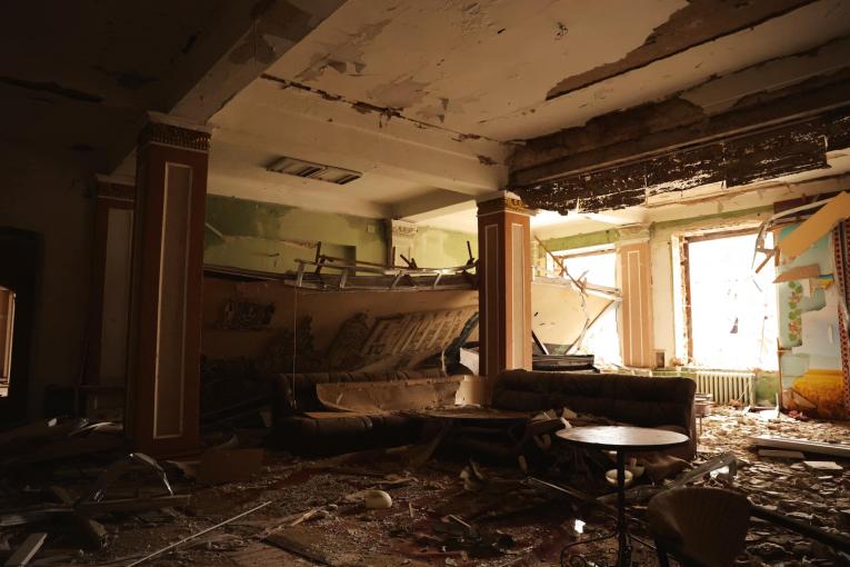 На зображенні може бути: у приміщенні