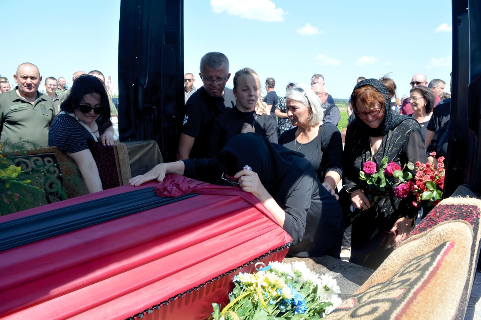 Новини Тернополя - фото з «Моя війна — священна війна за Україну»! У Збаражі попрощалися з патріотом, бійцем Василем Телішевським