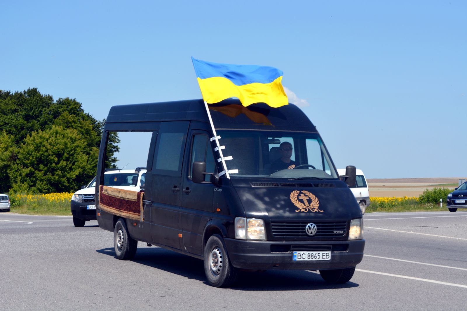 Новини Тернополя - фото з «Моя війна — священна війна за Україну»! У Збаражі попрощалися з патріотом, бійцем Василем Телішевським