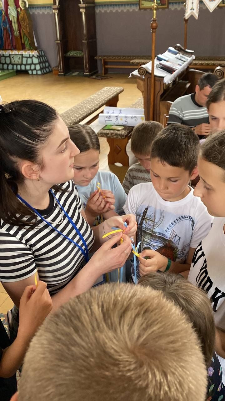 Новини Тернополя - фото з Радію, що цим можна подякувати воїнам: як діти в Озерній допомагають ЗСУ