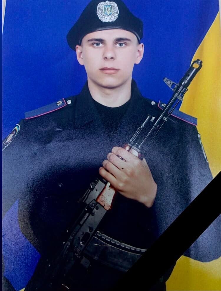 Новини Тернополя - фото з Без тата залишились двоє діток. На Чортківщині прощаються із захисником Петром Онищуком