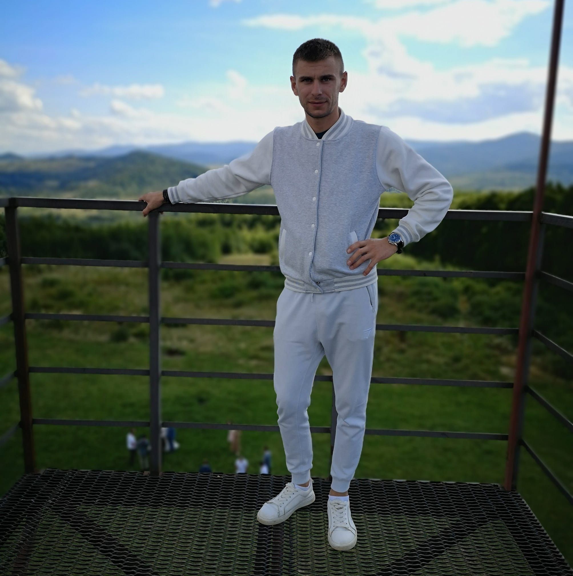 Новини Тернополя - фото з Без тата залишились двоє діток. На Чортківщині прощаються із захисником Петром Онищуком