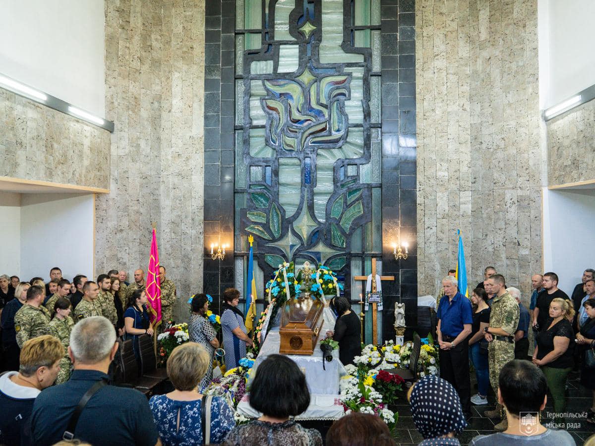 Новини Тернополя - фото з Мріяв здобути перемогу над ворогом! У Тернополі в останню путь провели військового Ігоря Худого