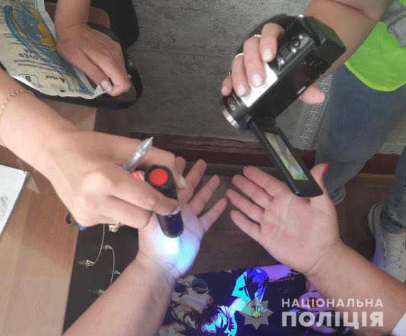 Новини Хмельницького - фото з За хабарі затримали лікарку. Вона видавала фіктивні довідки ухилянтам від армії