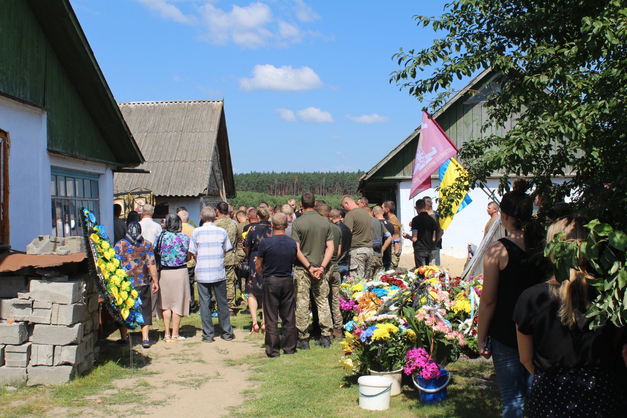 Новини Хмельницького - фото з Не покинув побратимів: попрощались з бойовим медиком Олександром Погорільчуком (ФОТО)
