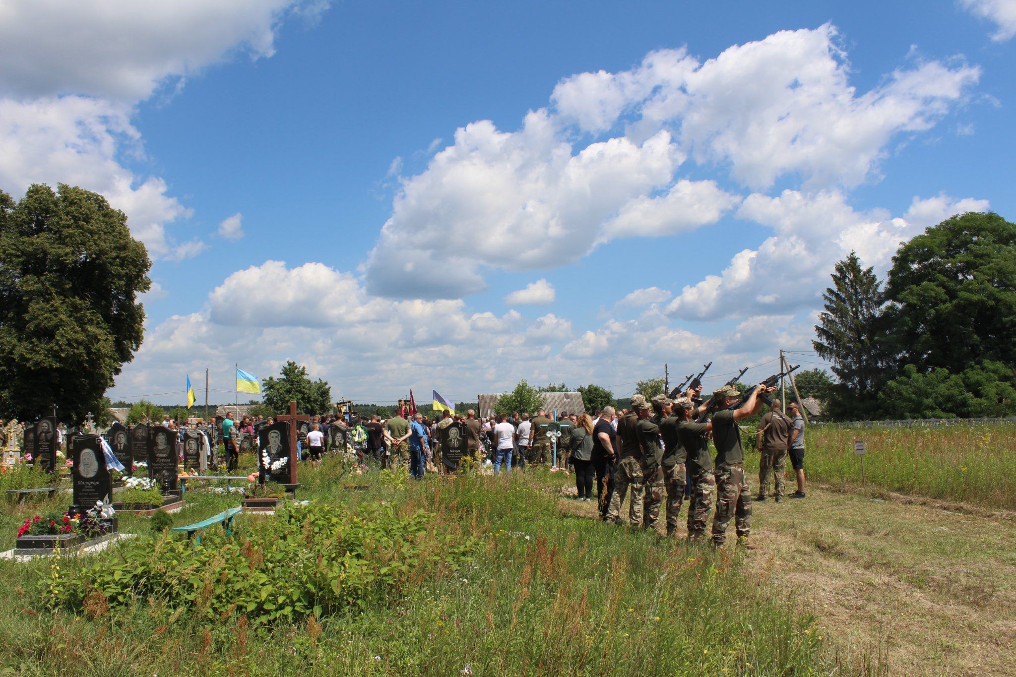 Новини Хмельницького - фото з Не покинув побратимів: попрощались з бойовим медиком Олександром Погорільчуком (ФОТО)