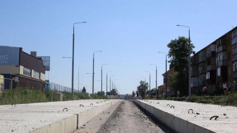 Роботи на вулиці вже не ведуться. Як за майже дев’ять місяців реконструкції змінилася Батозька