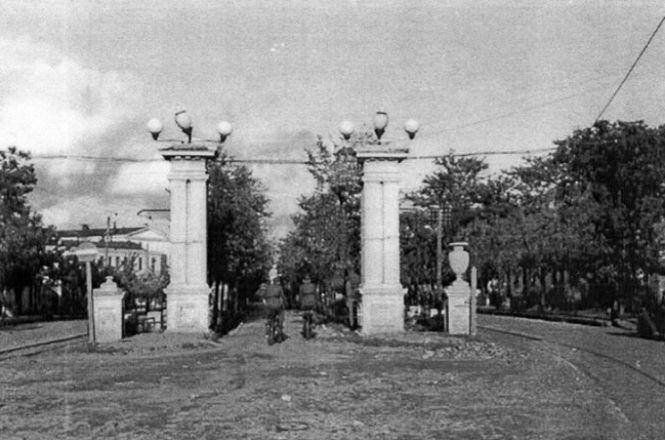 Новини Вінниці - фото з Історія «Ювілейного» та площі Перемоги, які постраждали під час обстрілів. Краєзнавці показали старі фото