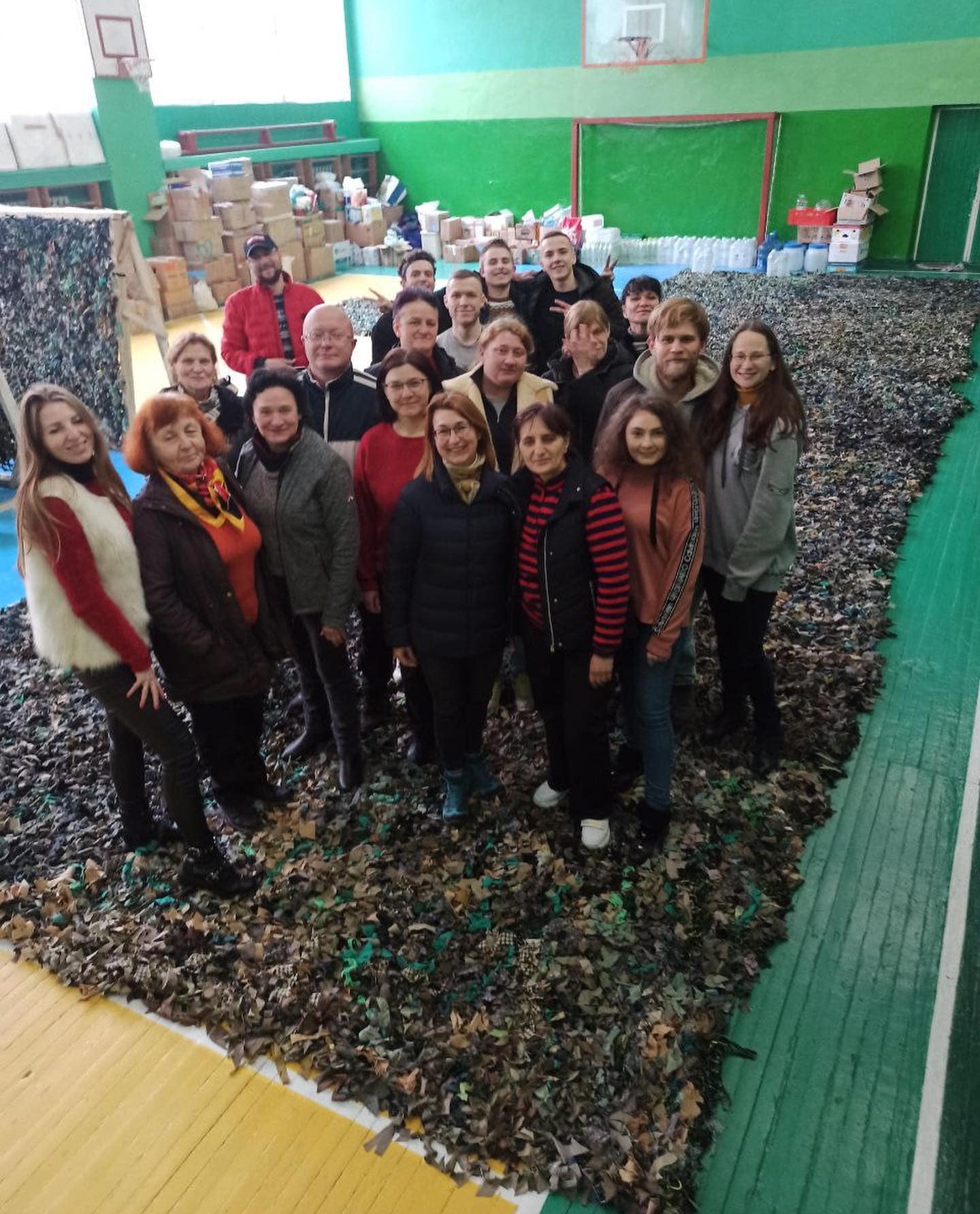 Новини Вінниці - фото з Для маскувальних сіток потрібні тканина, фарба, нитка, людина. Куди звертатися, щоб допомогти?