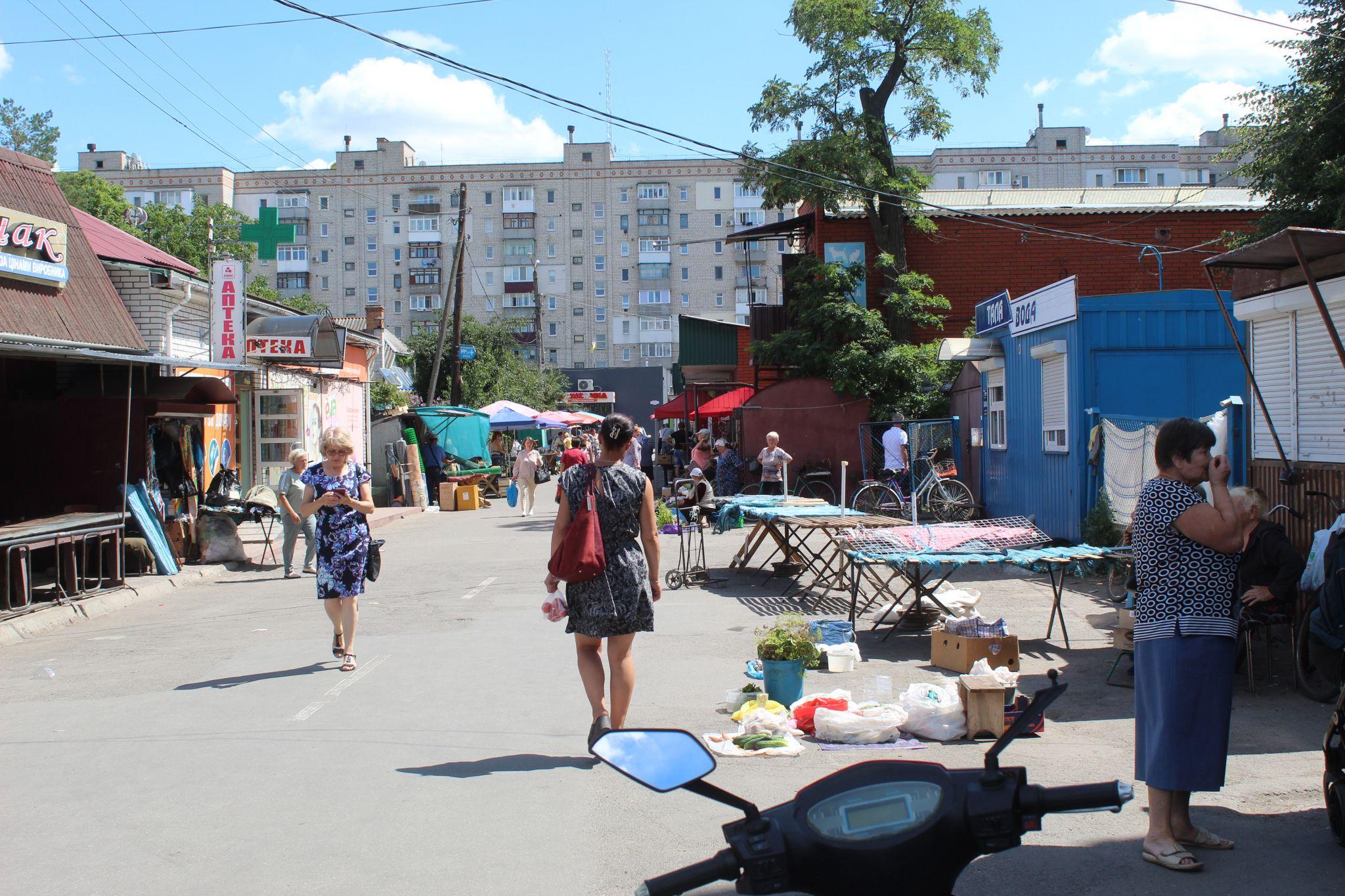Новини Козятина - фото з Дині по 60, качан по 30 і тюк соломи —450: що по чому на ринку?