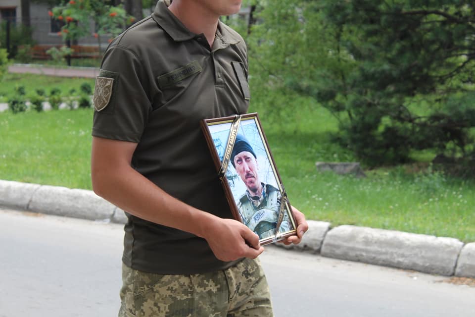 Новини Хмельницького - фото з На Хмельниччині попрощалися зі штаб-сержантом Сергієм Поповим