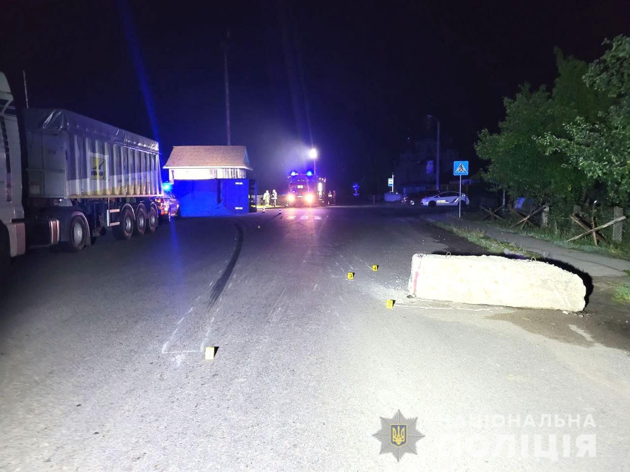 Новини Хмельницького - фото з Один водій загинув, інший — в лікарні: хмельничанин спричинив ДТП на блок-посту (ФОТО)