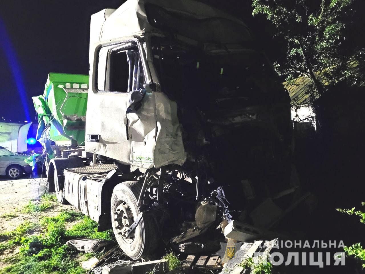 Новини Хмельницького - фото з Один водій загинув, інший — в лікарні: хмельничанин спричинив ДТП на блок-посту (ФОТО)