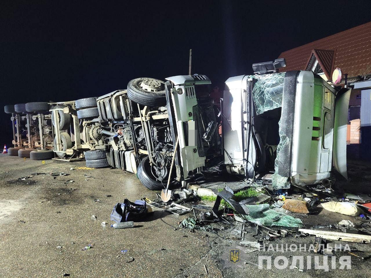 Новини Хмельницького - фото з Один водій загинув, інший — в лікарні: хмельничанин спричинив ДТП на блок-посту (ФОТО)