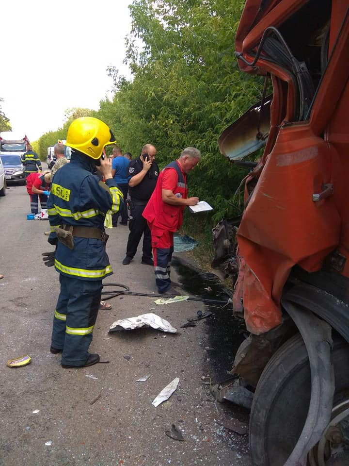 Новини Вінниці - фото з Аварія біля села Журбинці: не розминулися водії на вантажівці та «Опелі»