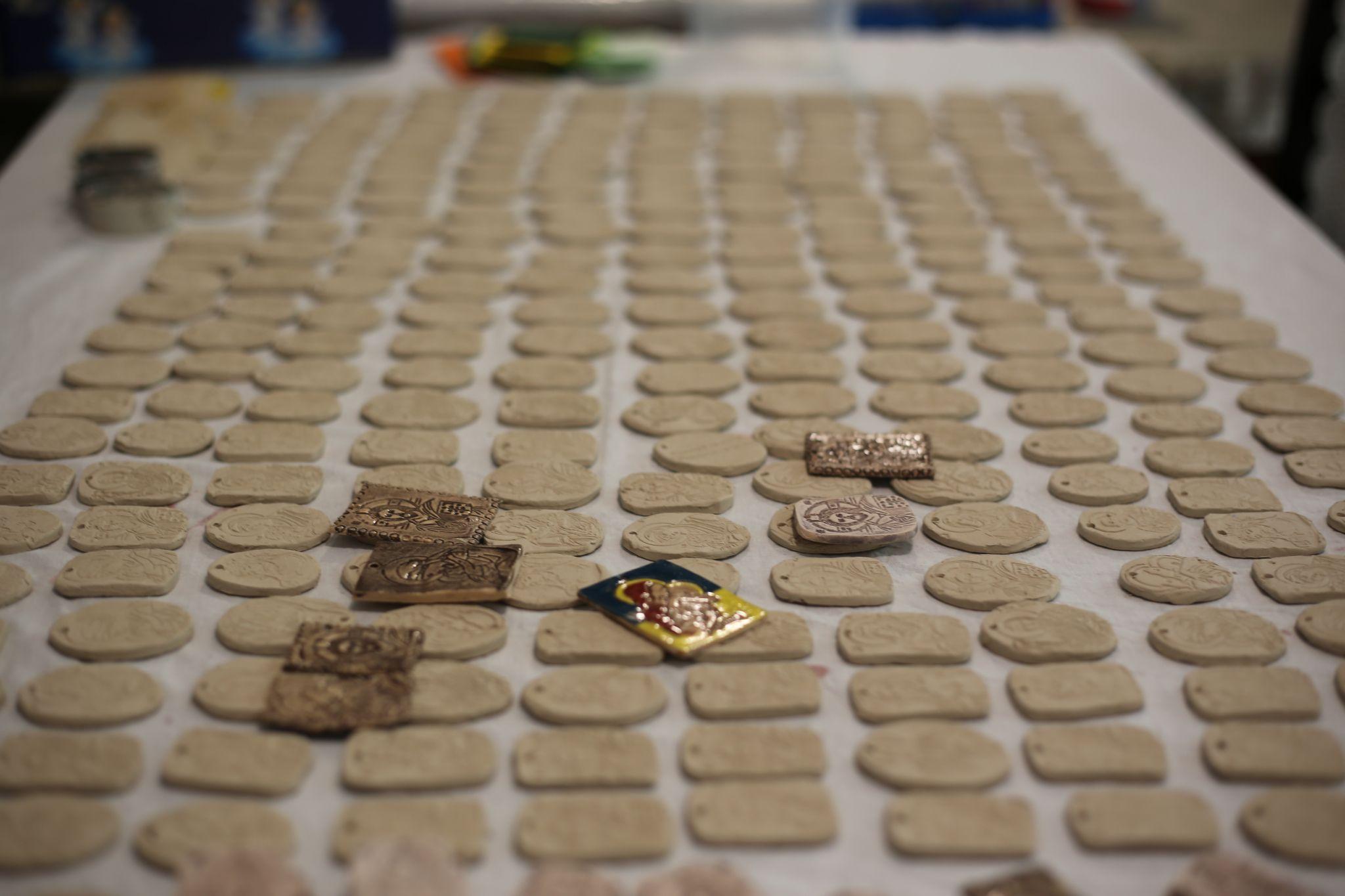 Новини Вінниці - фото з «Вони оберігають наших бійців». Вінничанка написала та передала на фронт понад 1300 ікон