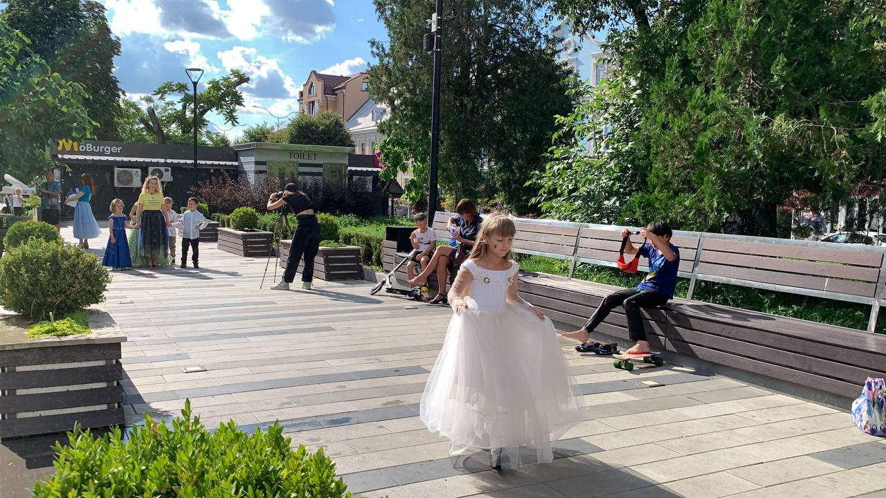 Новини Тернополя - фото з У Тернополі демонстрували сукні та збирали гроші на ЗСУ (ФОТО)