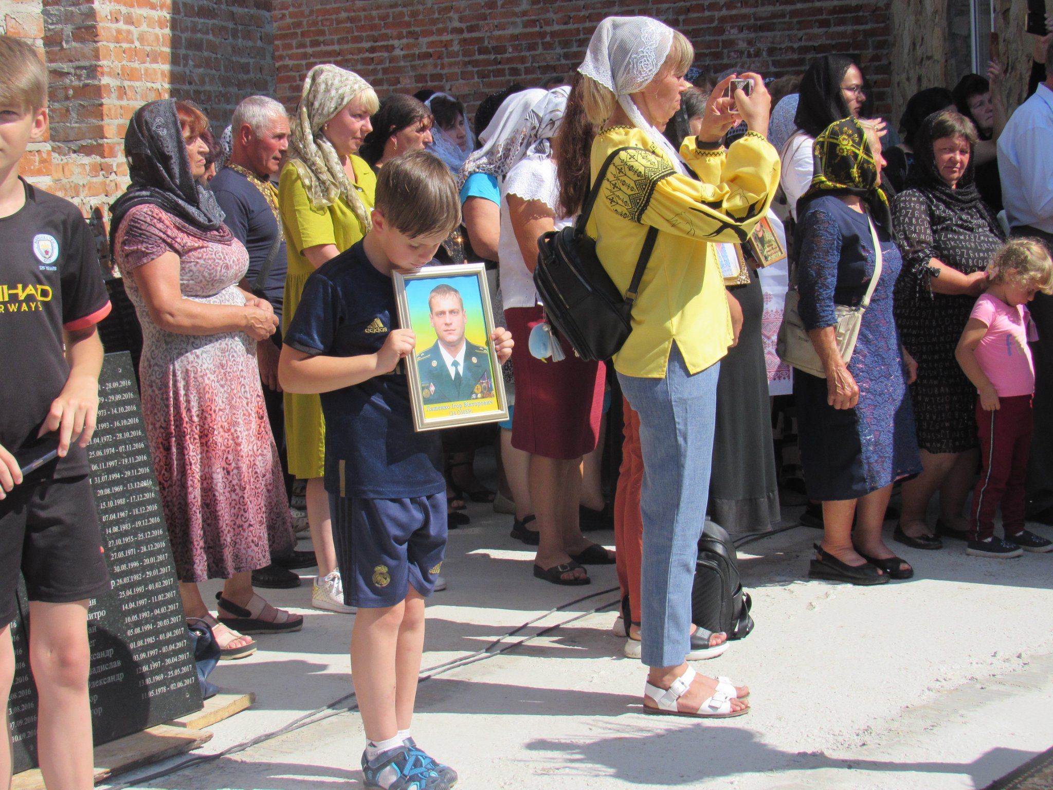 Новини Тернополя - фото з Родини загиблих Героїв війни відвідали єдину в Україні каплицю-пантеон Героїв АТО/ООС на Тернопільщині