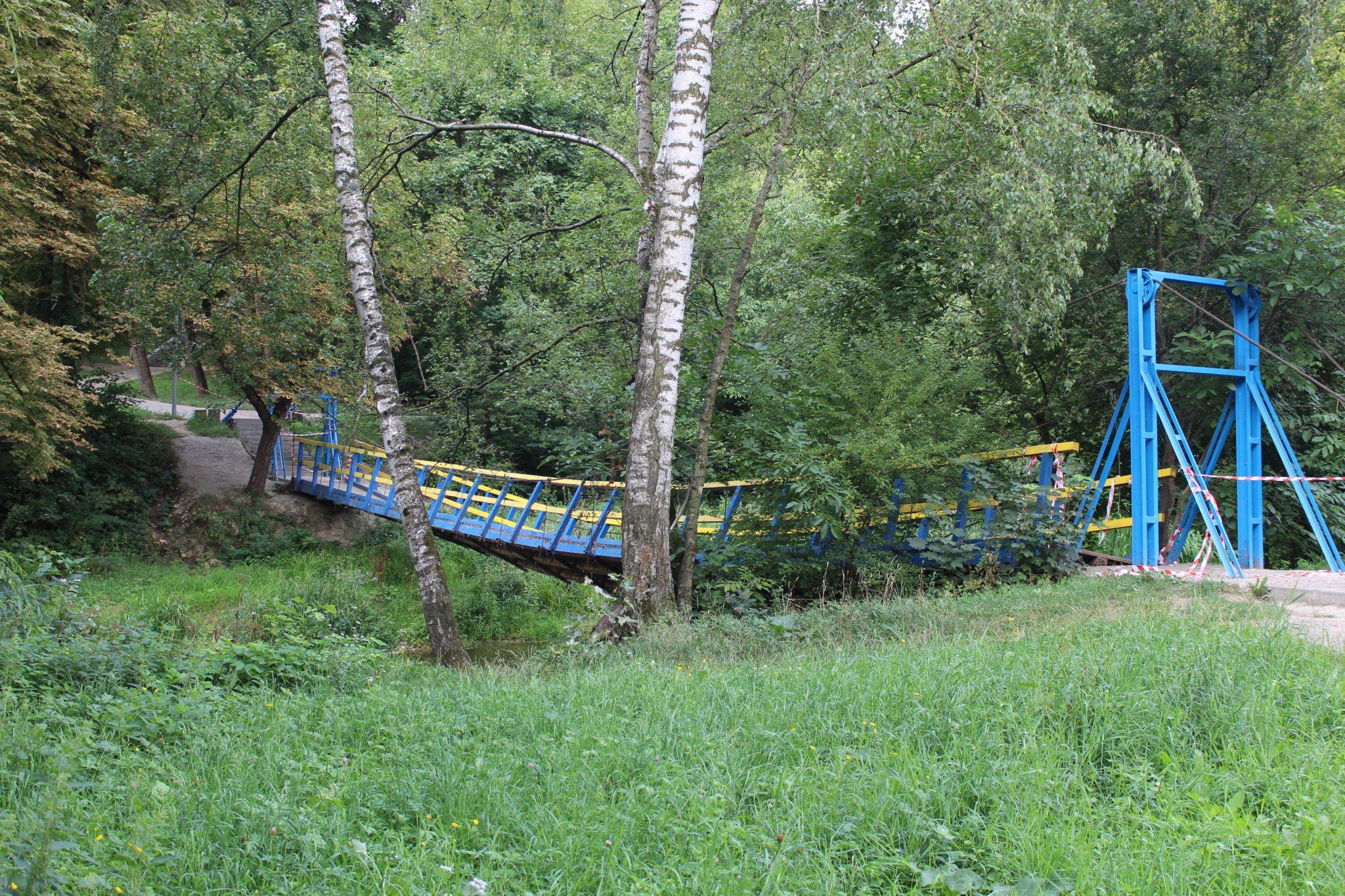 Новини Тернополя - фото з У Сопільче обірвався підвісний міст. Що робитиме влада? (ФОТО ДНЯ)