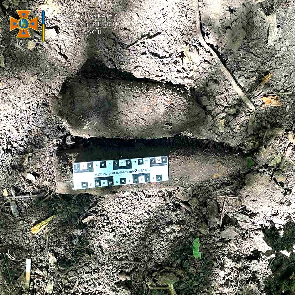 Новини Хмельницького - фото з На території лікарні знайшли мінометну міну (ФОТО)