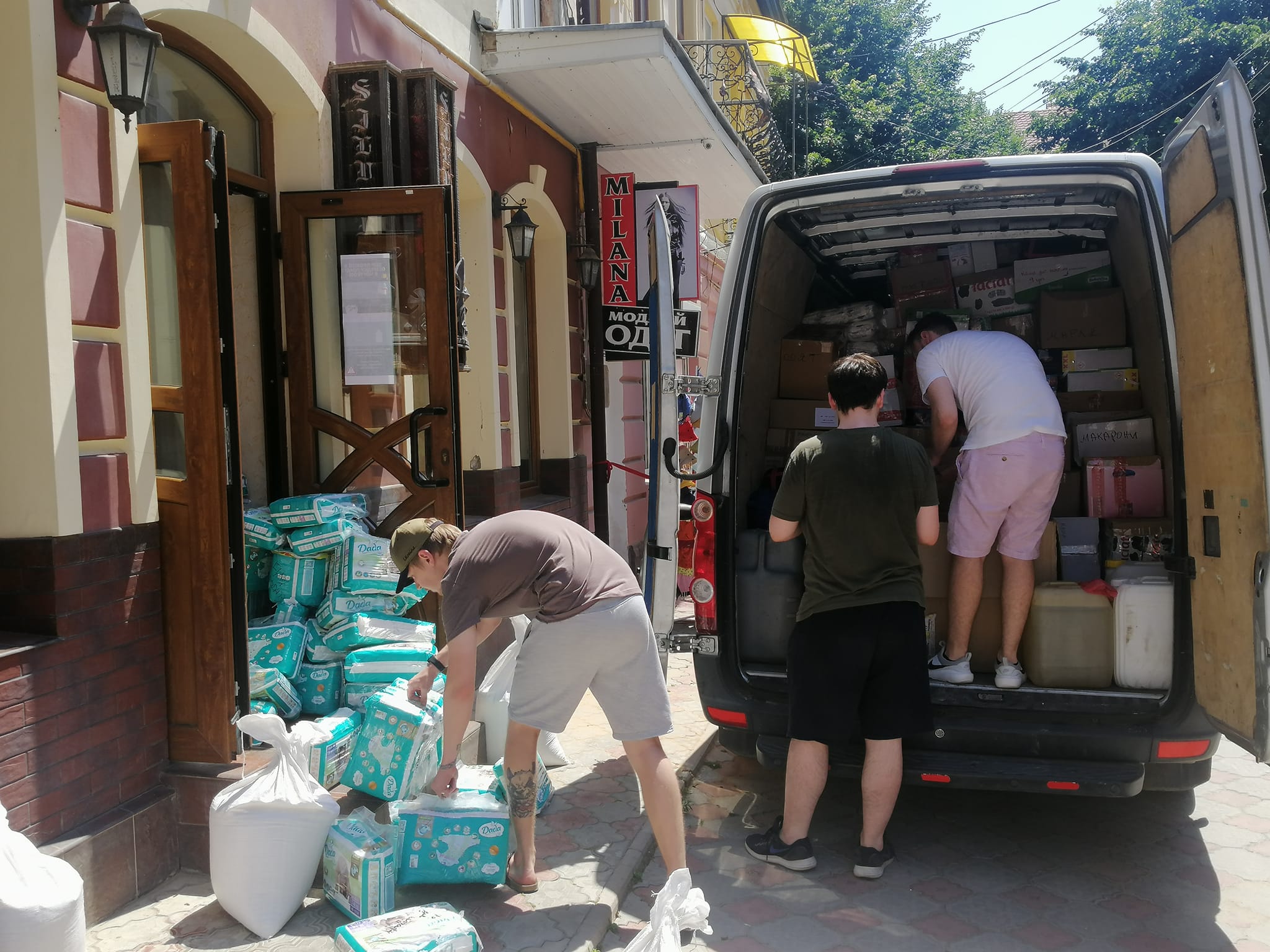 Новини Тернополя - фото з Тримають тил на жіночих плечах. Історії чортків’янок, які волонтерять з перших днів війни