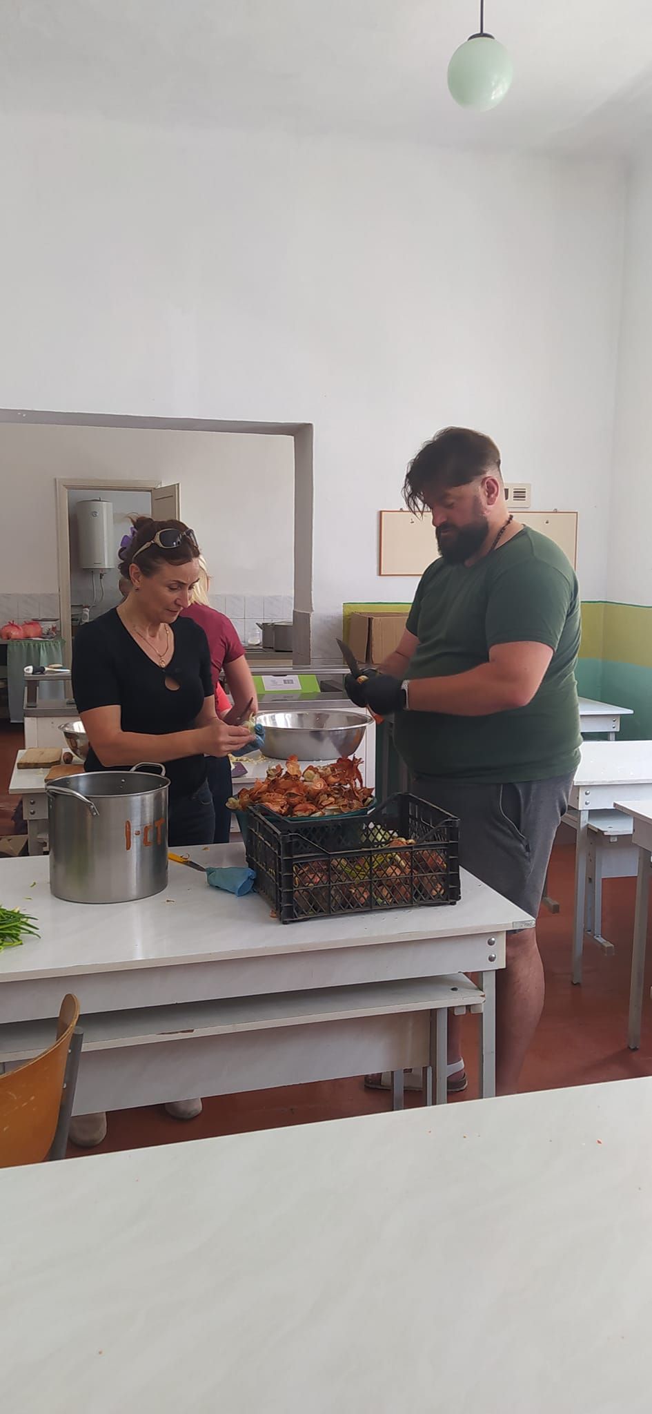 Новини Тернополя - фото з Тримають тил на жіночих плечах. Історії чортків’янок, які волонтерять з перших днів війни