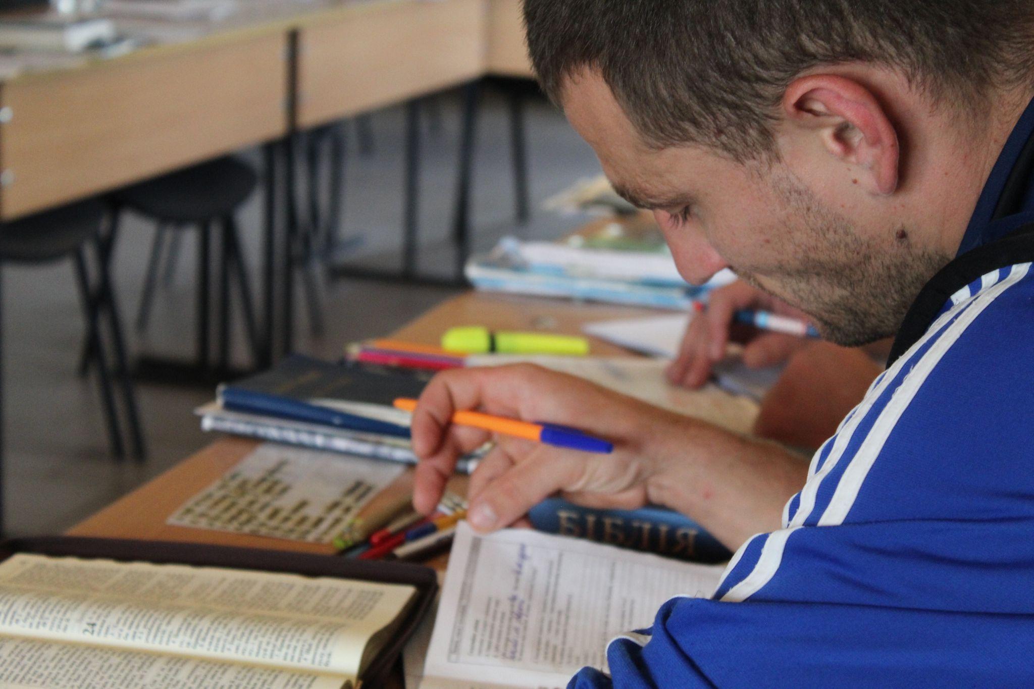 Новини Тернополя - фото з Людей сюди привозили помирати. Але вони вижили: репортаж із реабілітаційного центру (ЕКСКЛЮЗИВ)