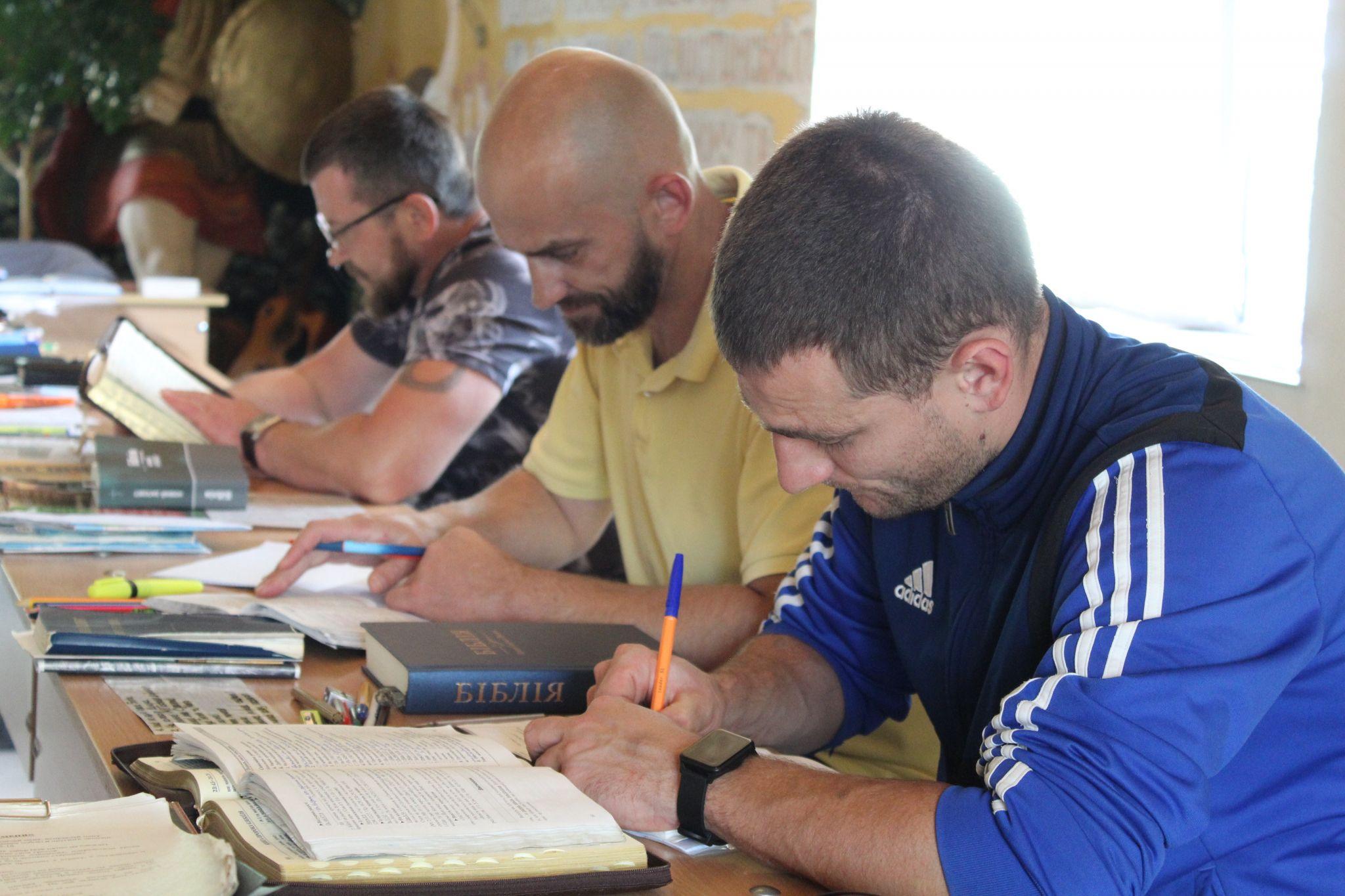 Новини Тернополя - фото з Людей сюди привозили помирати. Але вони вижили: репортаж із реабілітаційного центру (ЕКСКЛЮЗИВ)