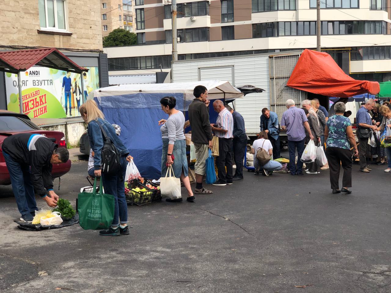 Новини Тернополя - фото з Чи вигідно купувати продукти на фермерських ярмарках у Тернополі? Ми порівняли ціни