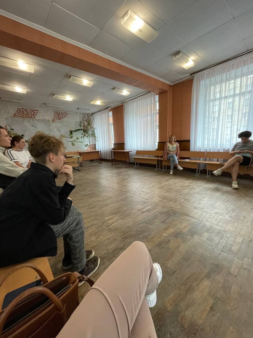 Новини Козятина - фото з Козятинська молодь відвідала з волонтерською місією поважну жительку Козятина Олександру Грушко