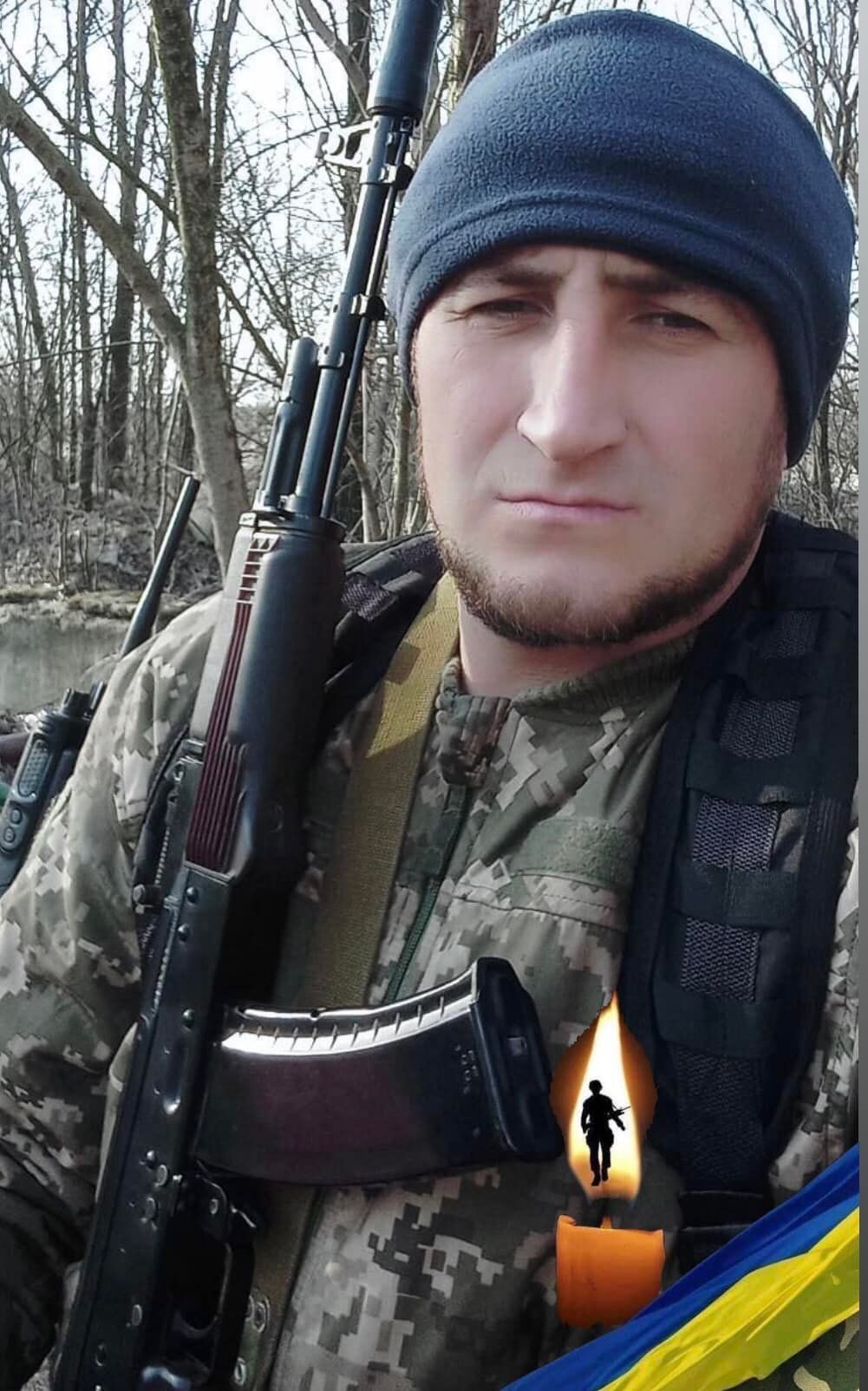 Новини Хмельницького - фото з “Синочку, повертайся живим і здоровим”: на Хмельниччині попрощалися із Андрієм Оробчуком