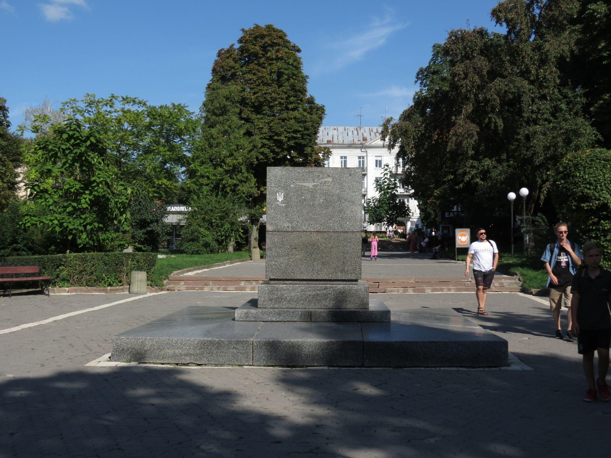 Новини Тернополя - фото з Декомунізували та дерусифікували: як змінився Тернопіль після початку війни (РЕПОРТАЖ)