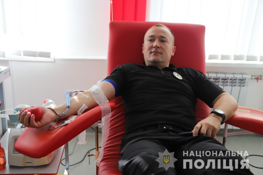 Новини Вінниці - фото з Поліцейські Вінниччини здали кров для порятунку людей. Від тебе залежить чиєсь життя
