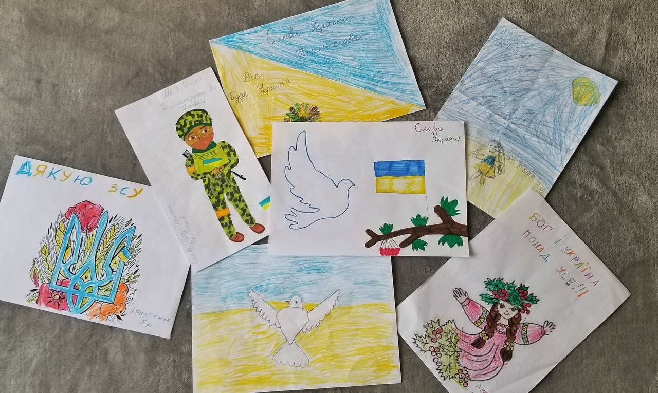 Новини Тернополя - фото з Діти організували ярмарок у Тернополі, а за виручені кошти придбали наколінники для воїнів