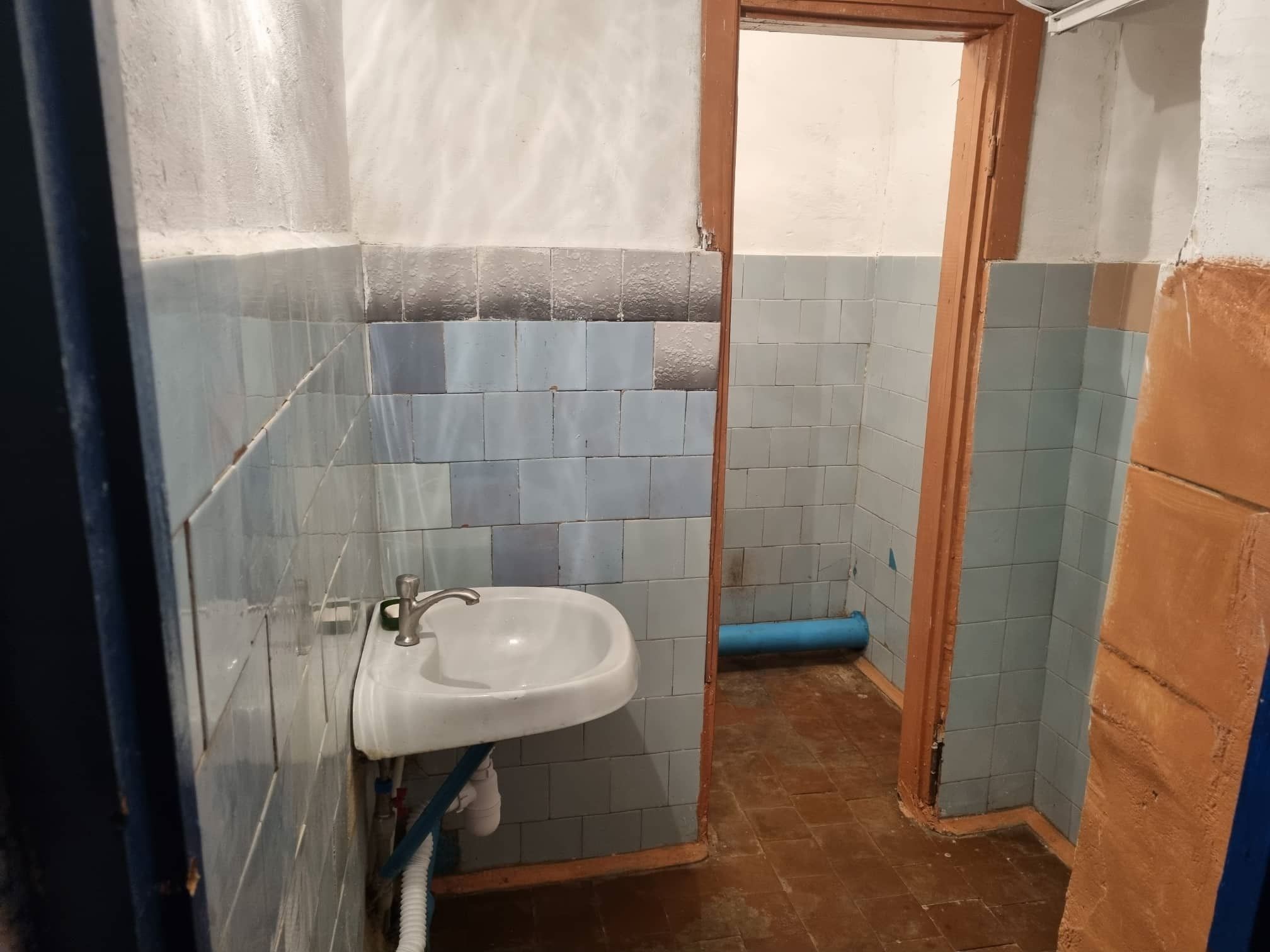 Новини Тернополя - фото з Каналізація, вентиляція та Wi-Fі: чи готові шкільні укриття Тернополя для дітей. Ми перевірили