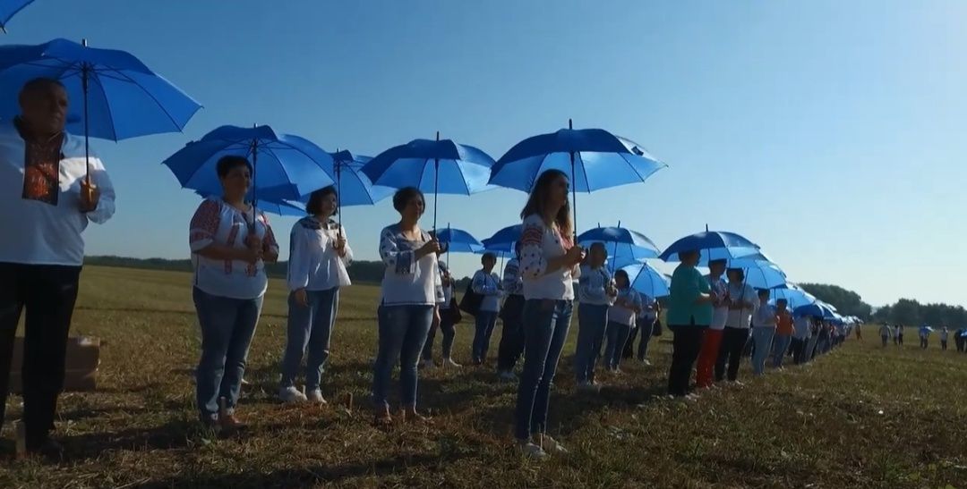 Новини Хмельницького - фото з Аграрії створили на полях Хмельниччини рекордні герб і карту України (ФОТО)
