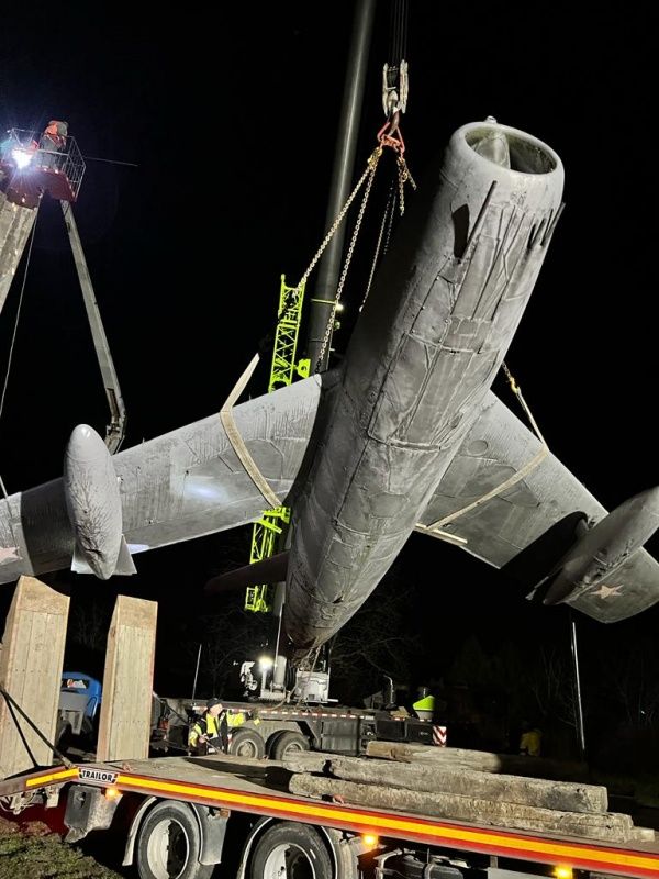 Новини Тернополя - фото з Радянський літак зі «Східного» продадуть з аукціону: відома стартова ціна