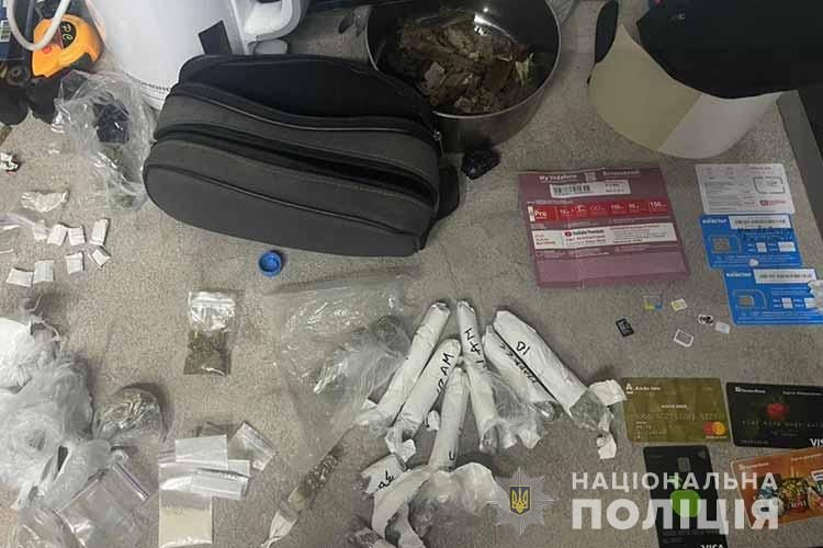 Новини Тернополя - фото з На Тернопільщині припинили діяльність організації, яка збувала наркотики через віртуальні магазини