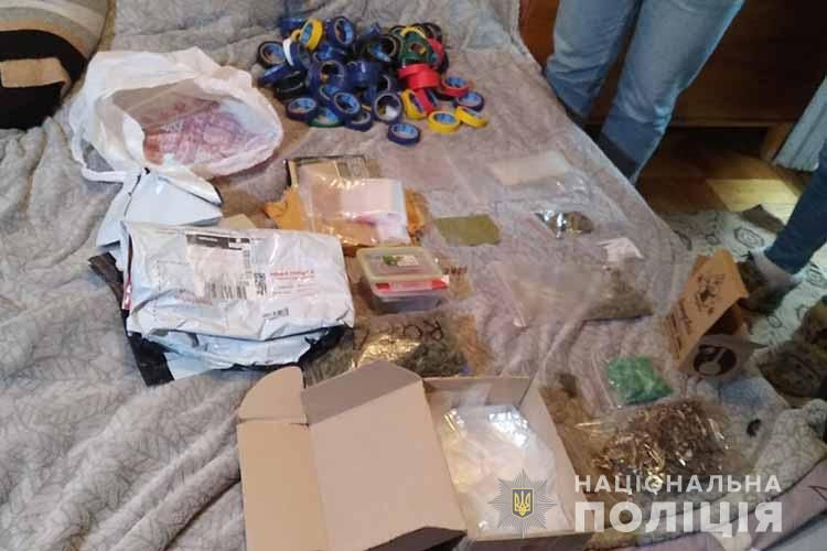 Новини Тернополя - фото з На Тернопільщині припинили діяльність організації, яка збувала наркотики через віртуальні магазини