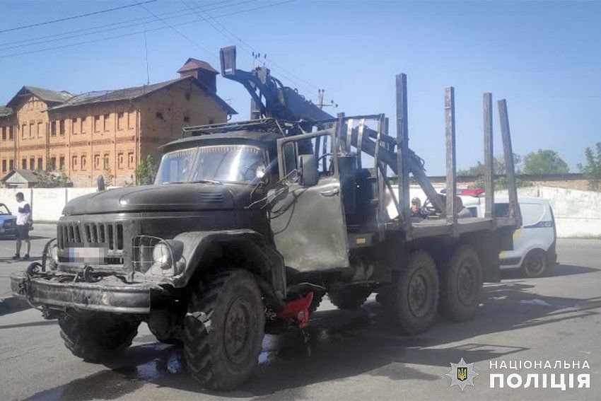 Новини Хмельницького - фото з Мотоцикліст врізався в “ЗІЛ”: юнак в реанімації