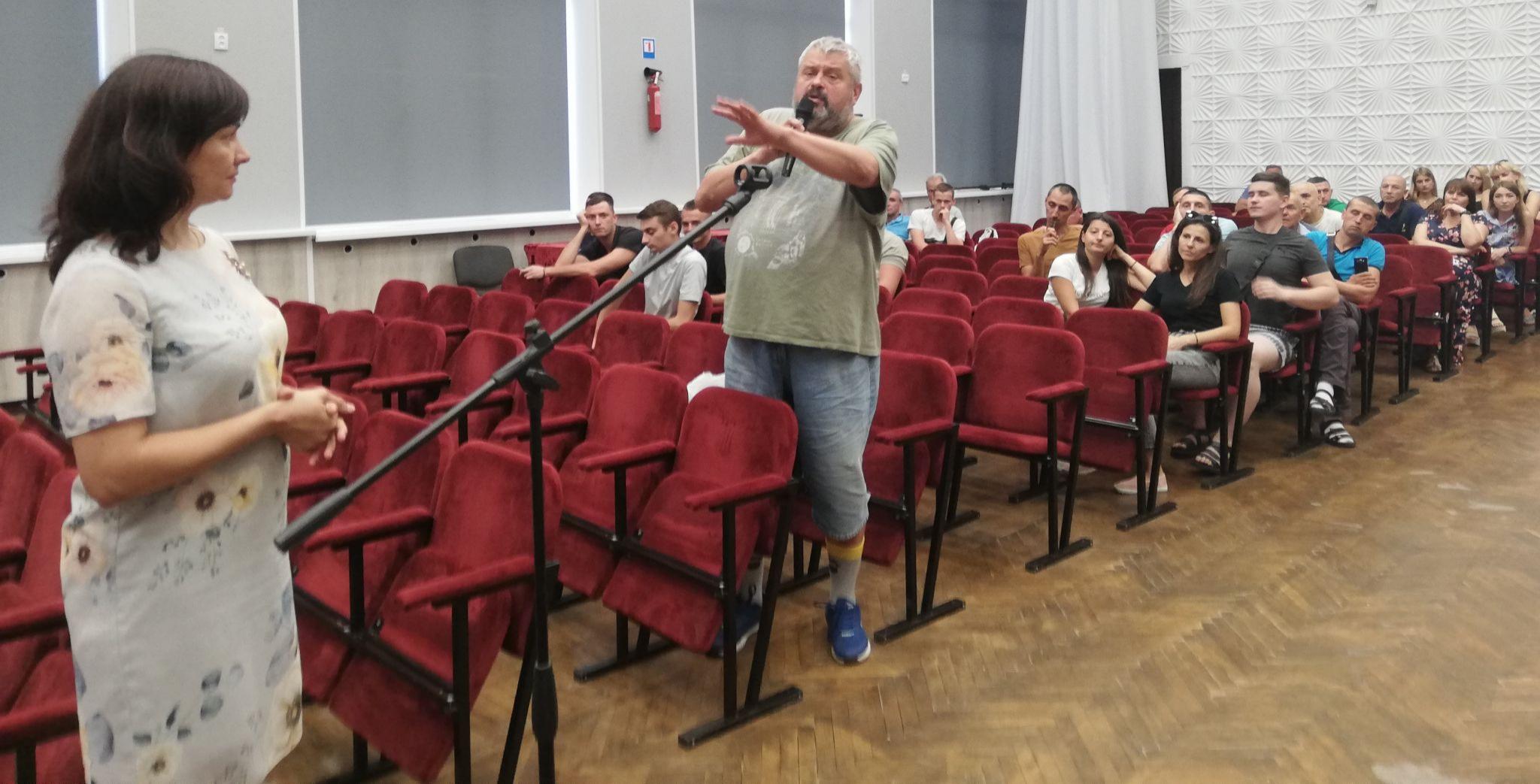 Новини Вінниці - фото з «Є Царське село, буде ще Золотий хуторок?». 15 гектарів лісу у П’ятничанах — для 322 багатіїв