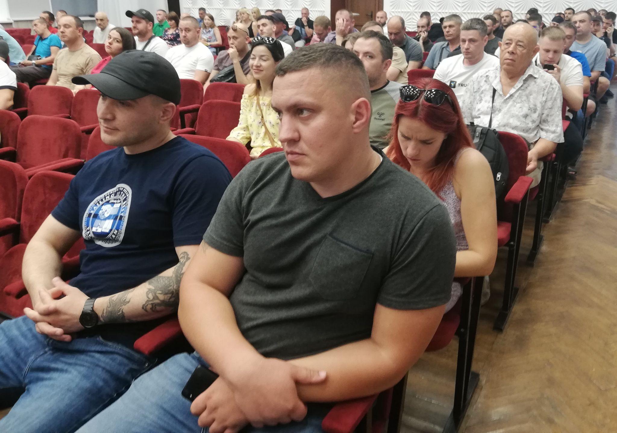 Новини Вінниці - фото з «Є Царське село, буде ще Золотий хуторок?». 15 гектарів лісу у П’ятничанах — для 322 багатіїв