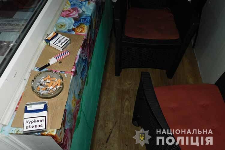 Новини Тернополя - фото з Тернополянин вдарив ножем у груди сусіда. Посварилися через цигарковий дим