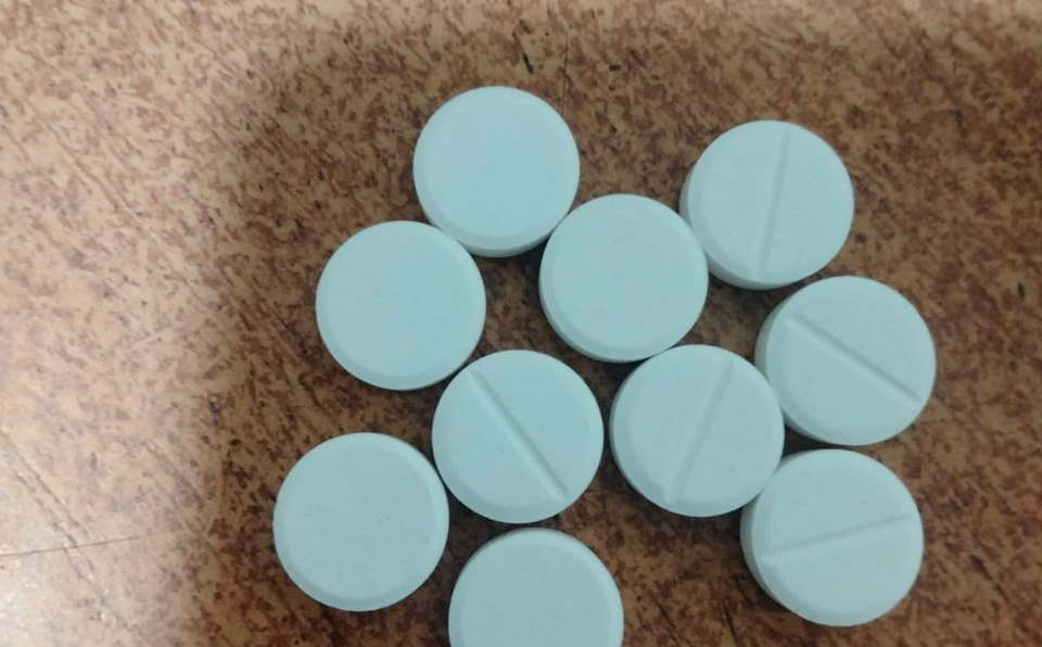 Новини Хмельницького - фото з На Хмельниччині ув’язненому до СІЗО передали «особливі» таблетки